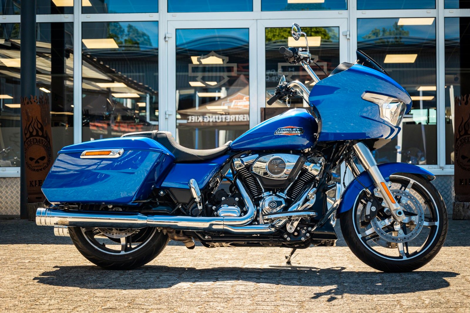 Fahrzeugabbildung Harley-Davidson ROAD GLIDE FLTRX 117 cui - Jekill & Hyde -