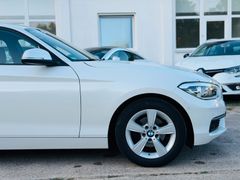 BMW 118i*Voll-S-Heft*LED*PDC*Leder*Automatik*Keyless