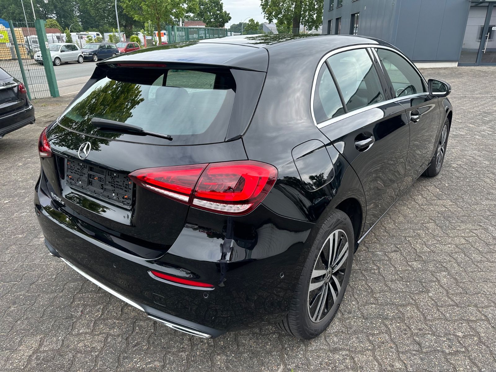 Mercedes-Benz A 250 e DCT Progressive LED Kamera Ambiente foto 4