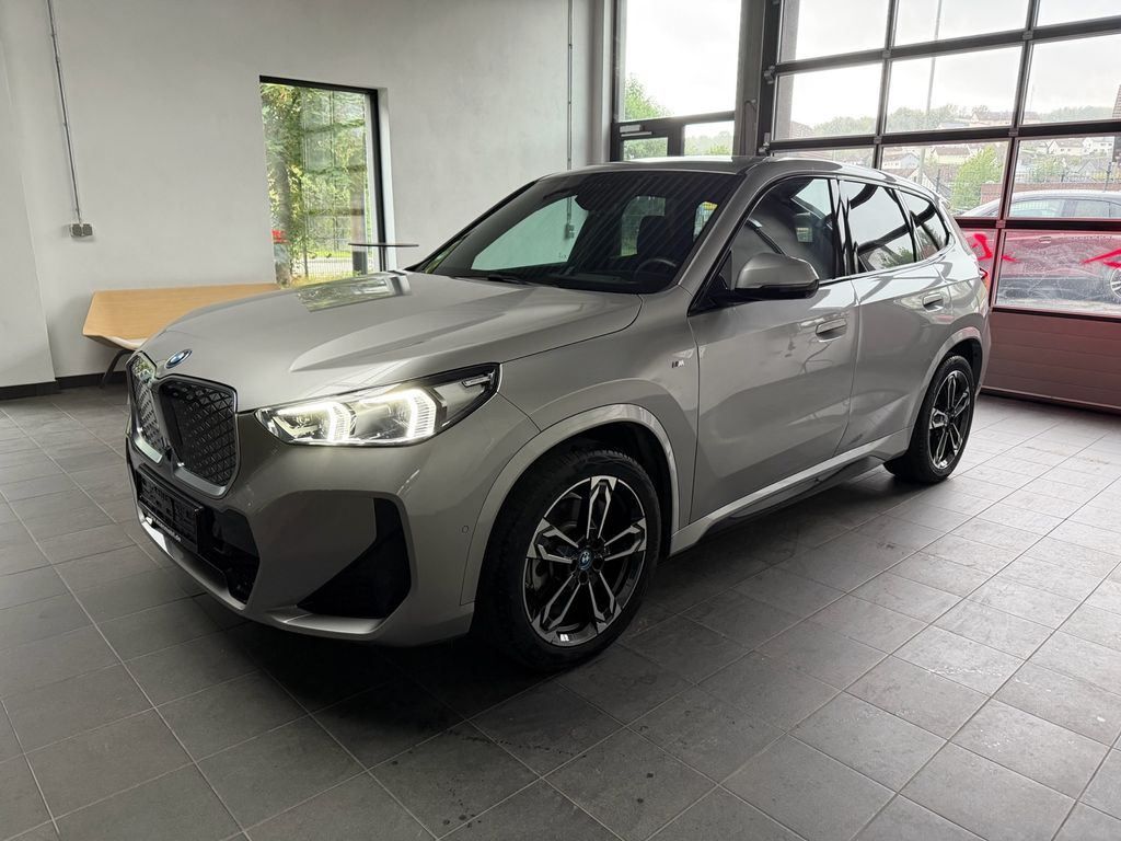 Image of BMW iX1