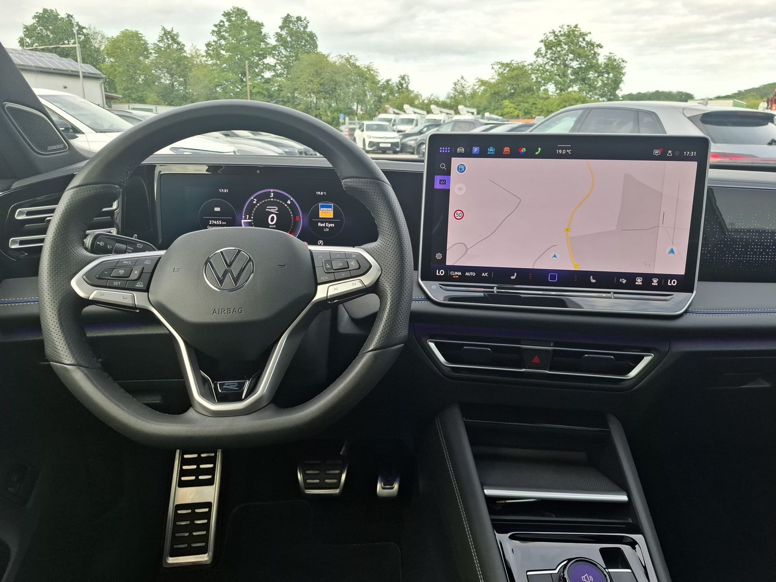 Image du véhicule Volkswagen Tiguan 2.0 TDI 4M R-Line PANO*H&amp;K*AHK*MATRIX*20".