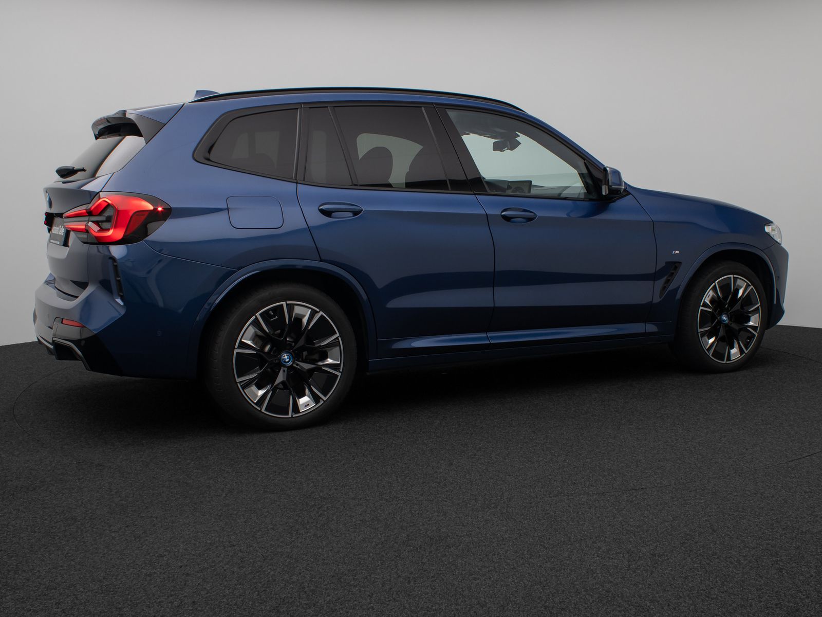 Fahrzeugabbildung BMW iX3 Impressive M Sport Pano 360°HUD DAB H/K 20"