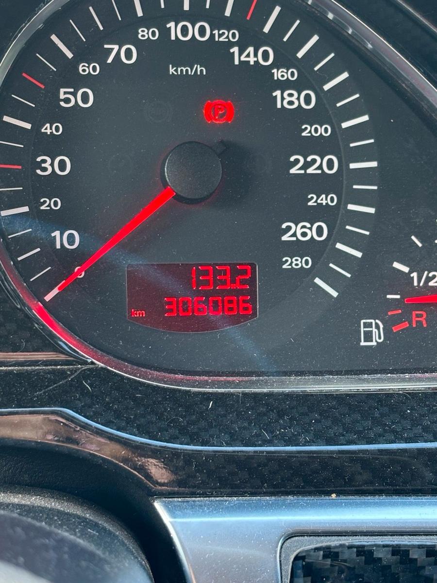 Audi S6 2005 — engine 224 HP (165kW)