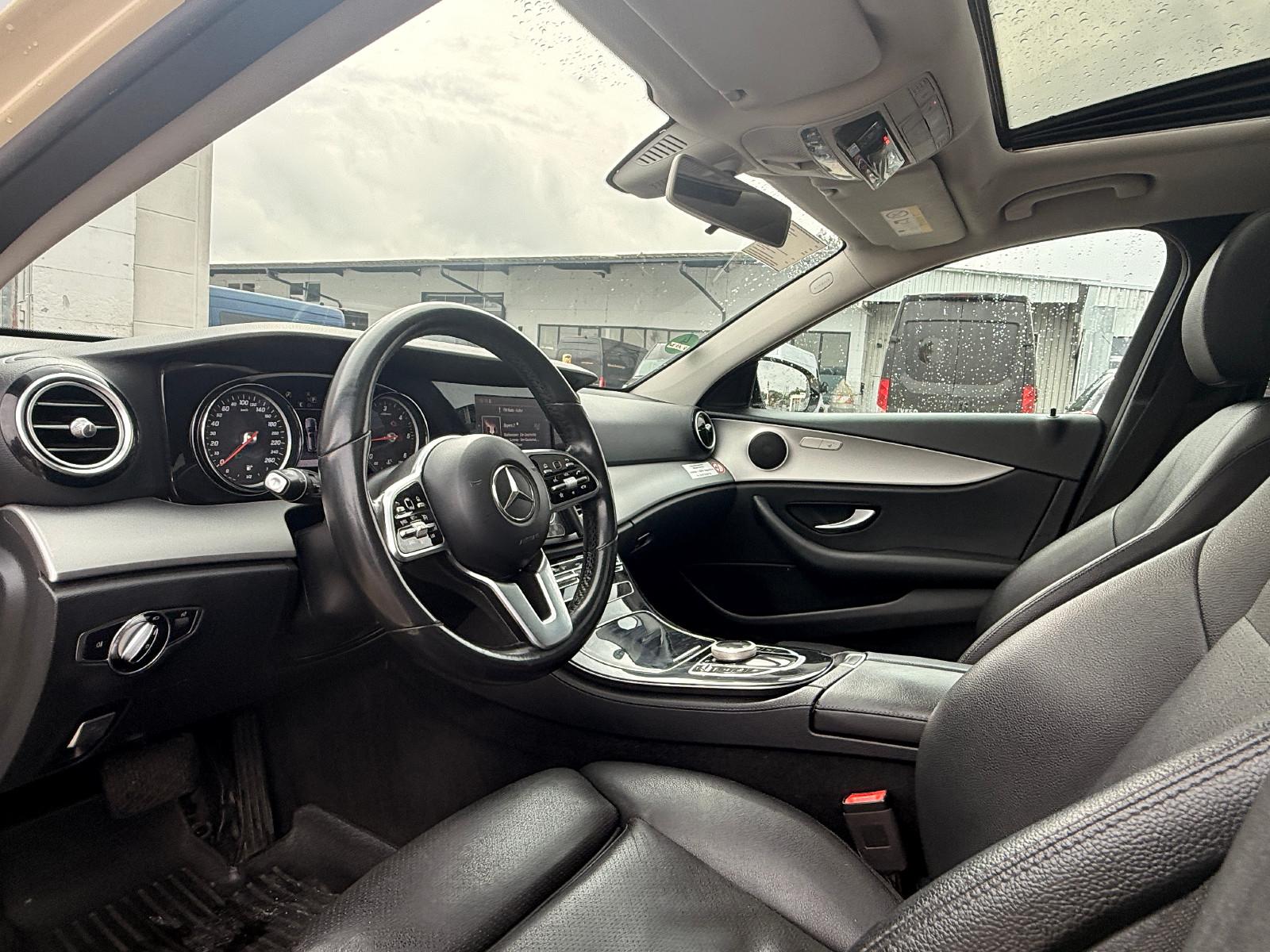 Mercedes-Benz E 220 E T-Modell    Vollfahrbereit