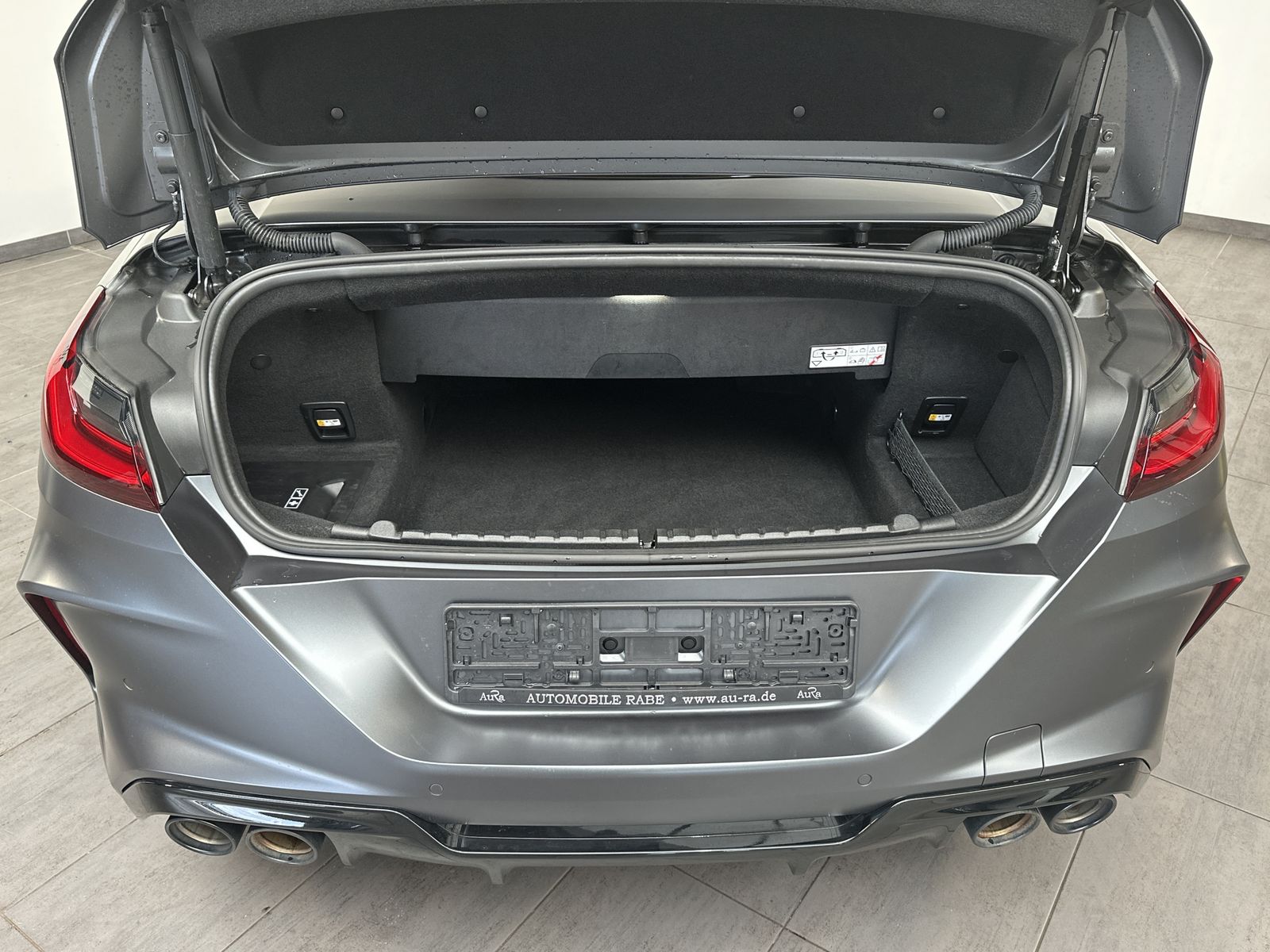 Fahrzeugabbildung BMW M8 Competition M Driver's Package NAV+LASER+360°