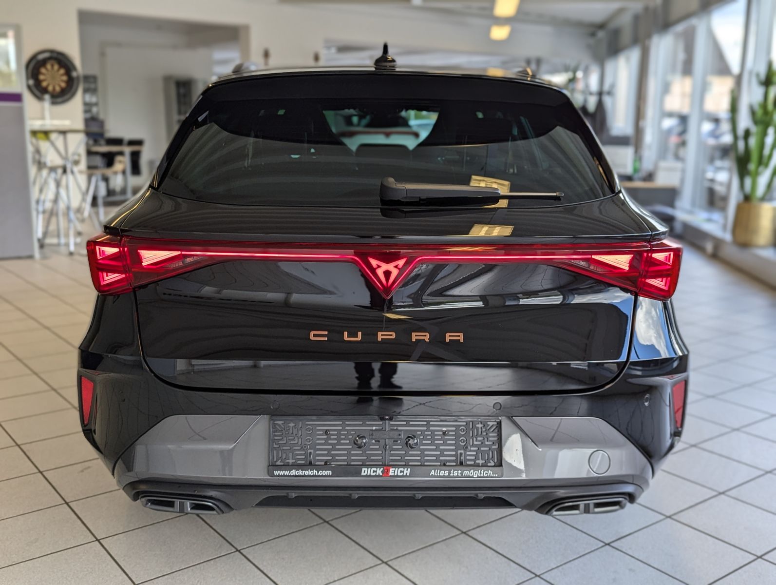 CUPRA Leon 1.5 eTSI Pano Intelligent-Dynamic-Edge-Pake - Image 6