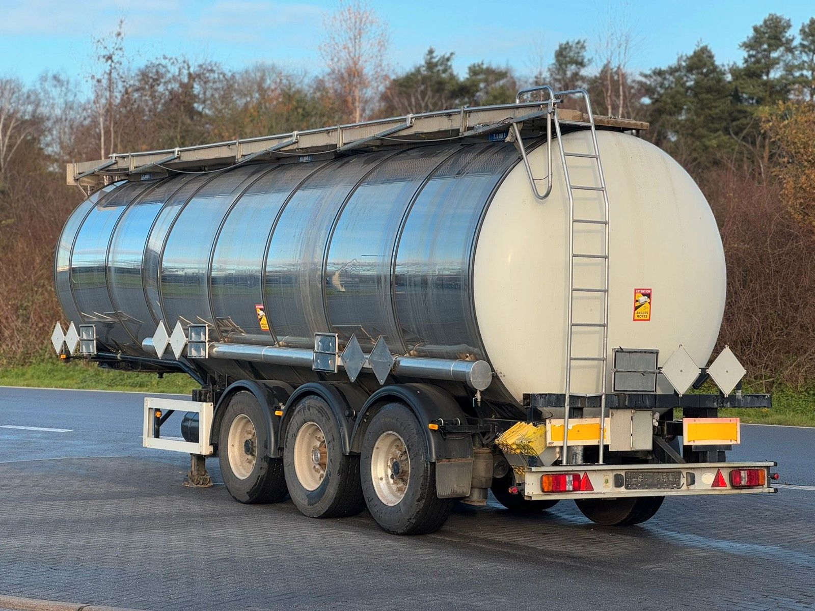 Fahrzeugabbildung Feldbinder 3 Kammer VA Chemie Tankauflieger