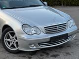 Mercedes-Benz C 180 T Kompressor-Automatik-Navi-Klimaaut-AHK - Mercedes-Benz C 180 aus 2005: Kompressor