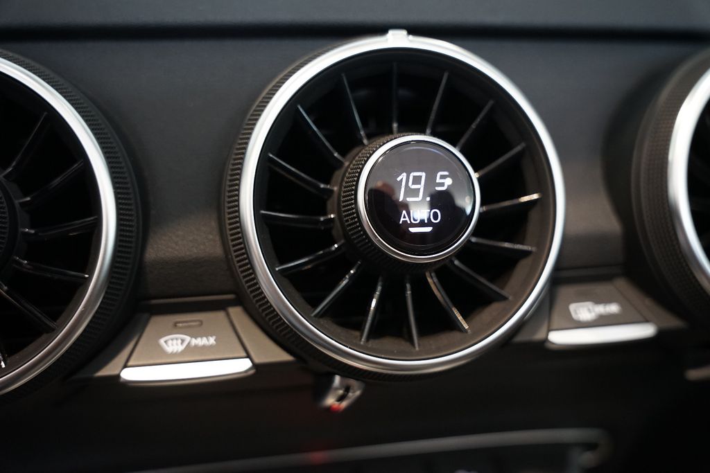 AUDI TT Roadster 1.8 TFSI | MMI | Xenon | Alcantara AUDI TT Roadster 1.8 TFSI | MMI | Xenon | Alcantara