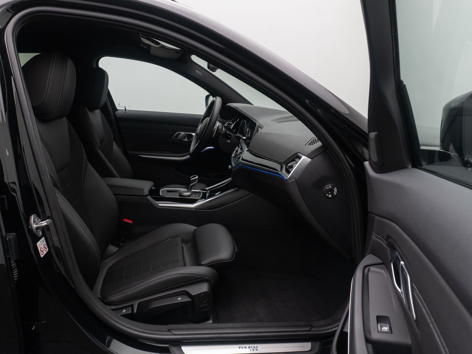 Fahrzeugabbildung BMW 320d Sport Line ACC DAB Komfort Laser HiFi Alarm