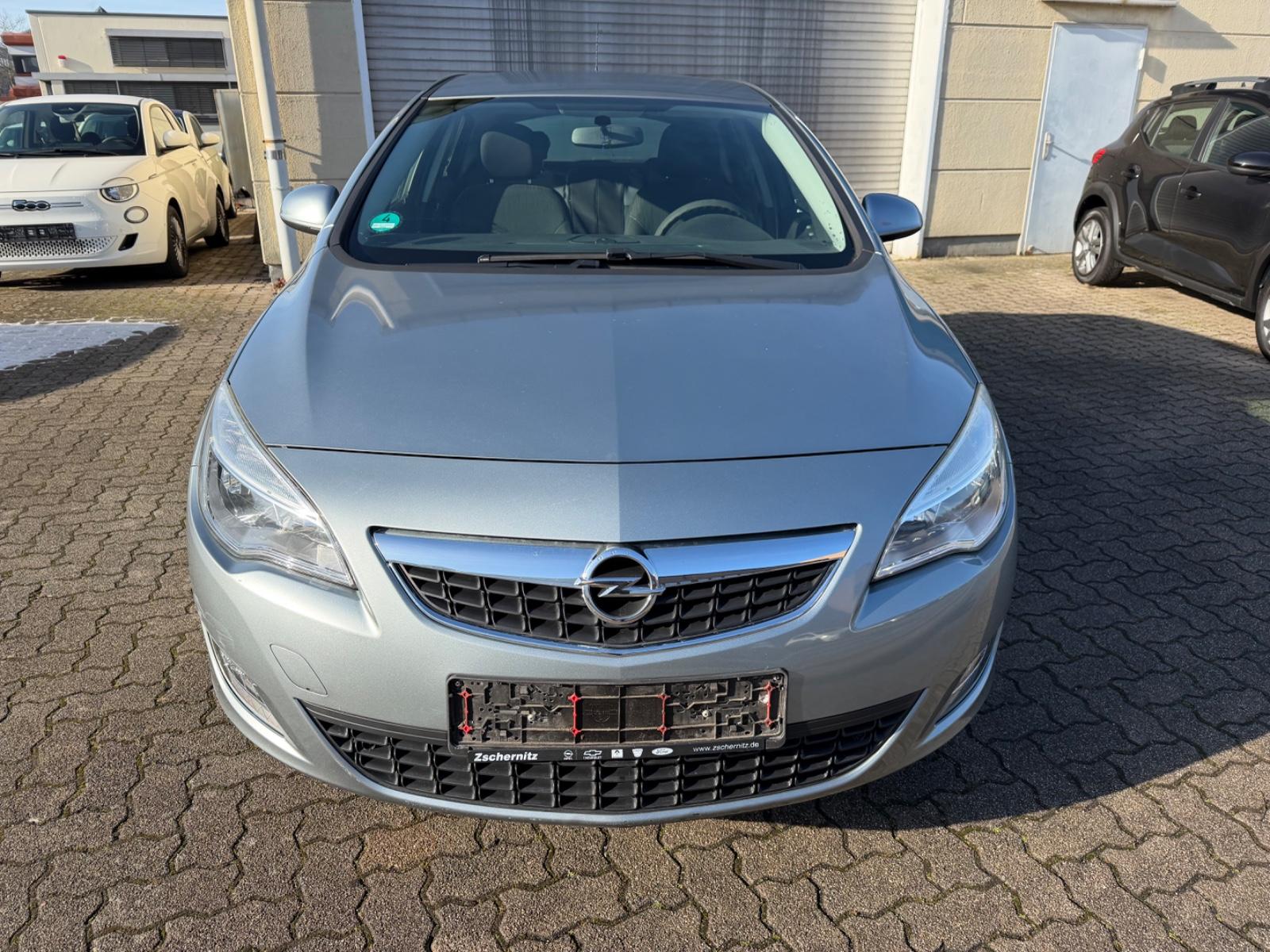 Opel Astra J Lim. 5-trg. Edition