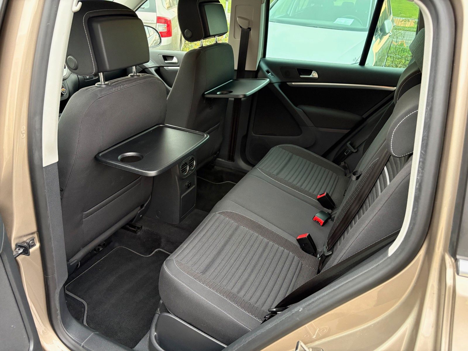 Fahrzeugabbildung Volkswagen Tiguan 1.4 TSI Cup Sport & Style Navi SPORTSITZE