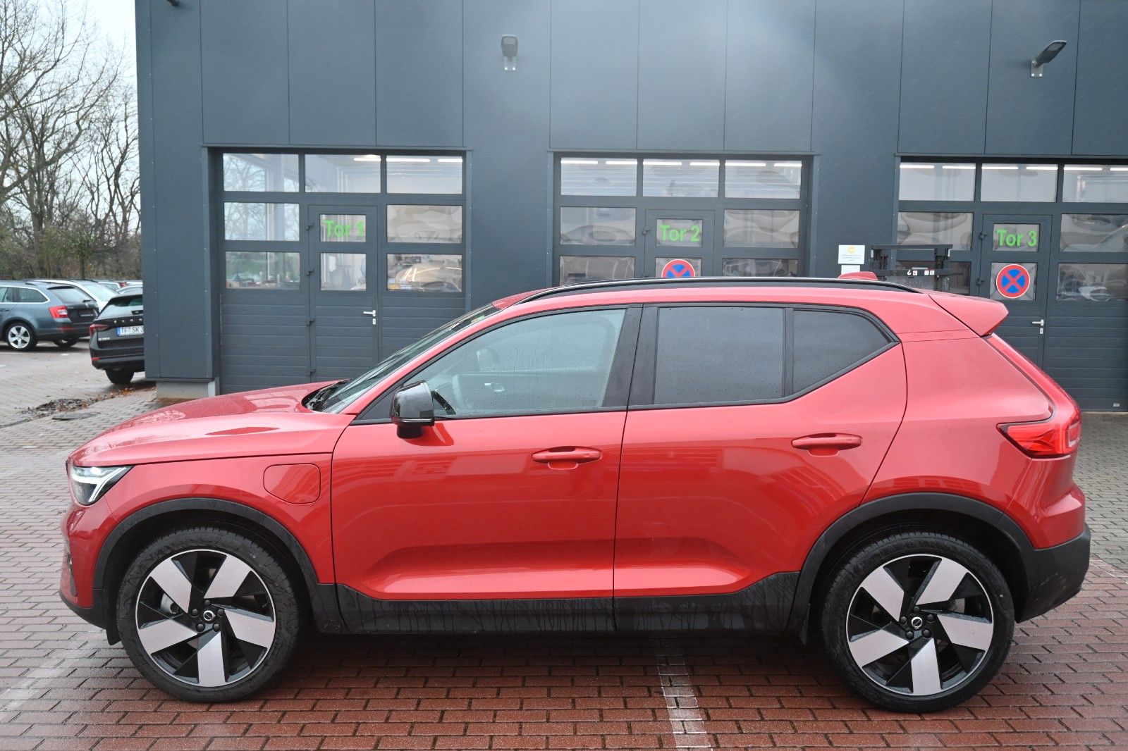 Fahrzeugabbildung Volvo XC40 T5 Recharge Plus Dark*FSHZG*RFK*BLIS*ACC