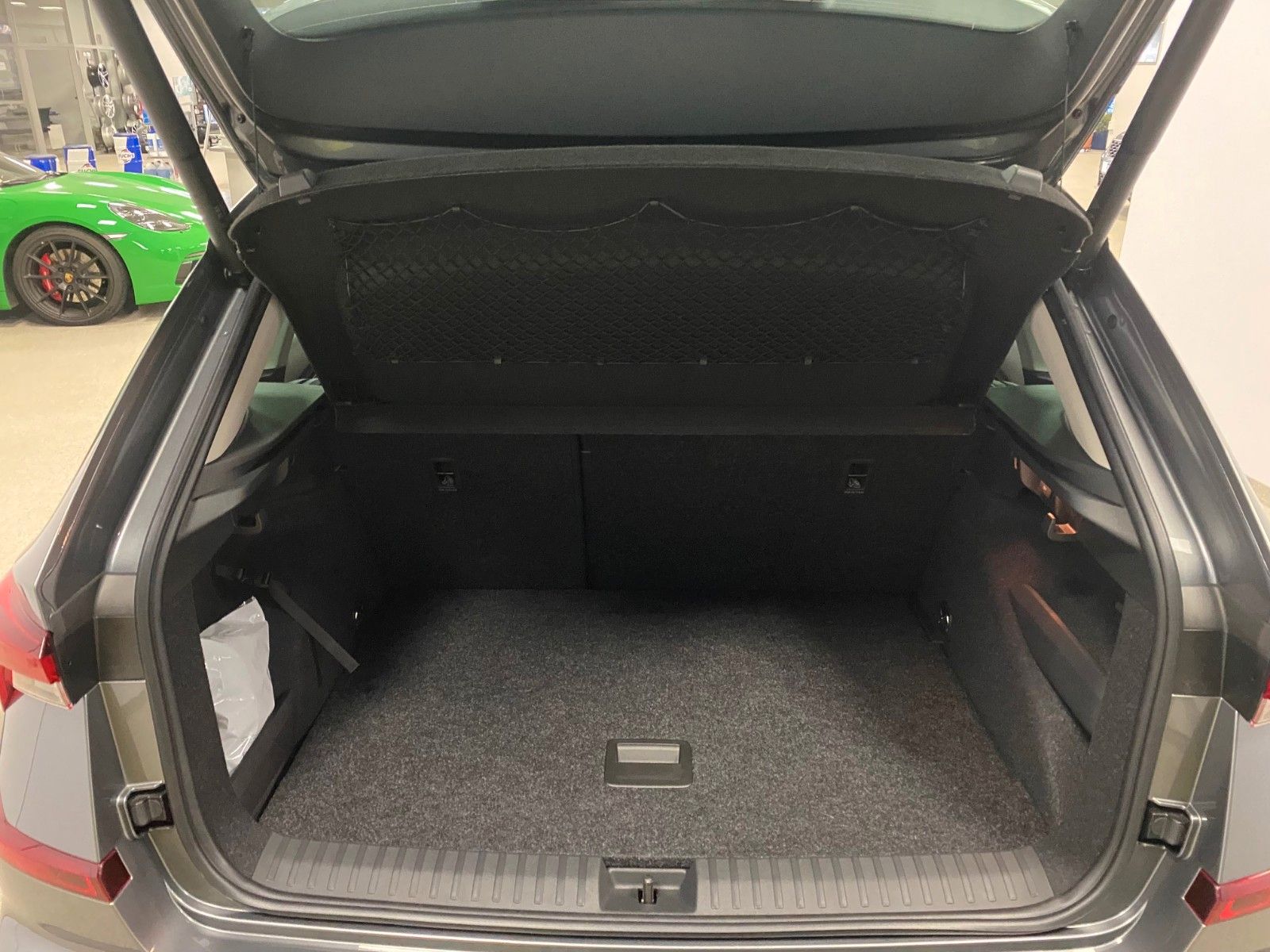 Fahrzeugabbildung SKODA Kamiq 1.0 TSI 85kW DSG Selection ACC+elek.Heck