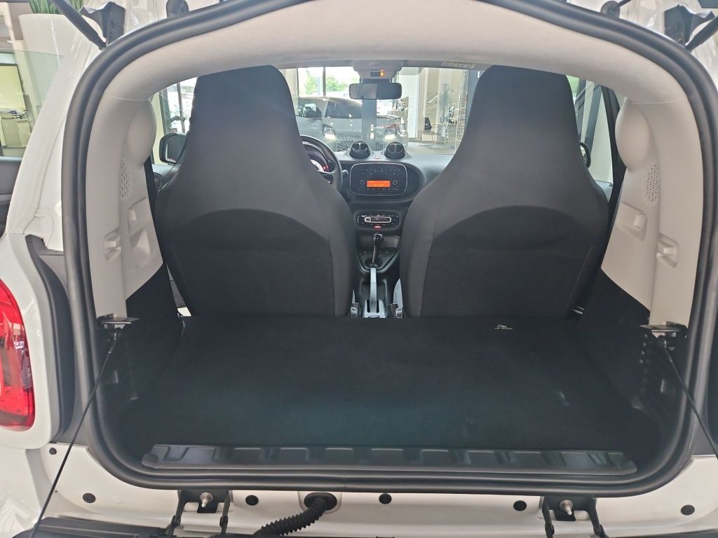 Fahrzeugabbildung Smart EQ ForTwo ''PURE'' LED SHZ Tempomat KlimaA DAB