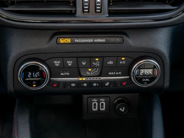 Ford Kuga Plug-In Hybrid ST-Line X Digitales Cockpit