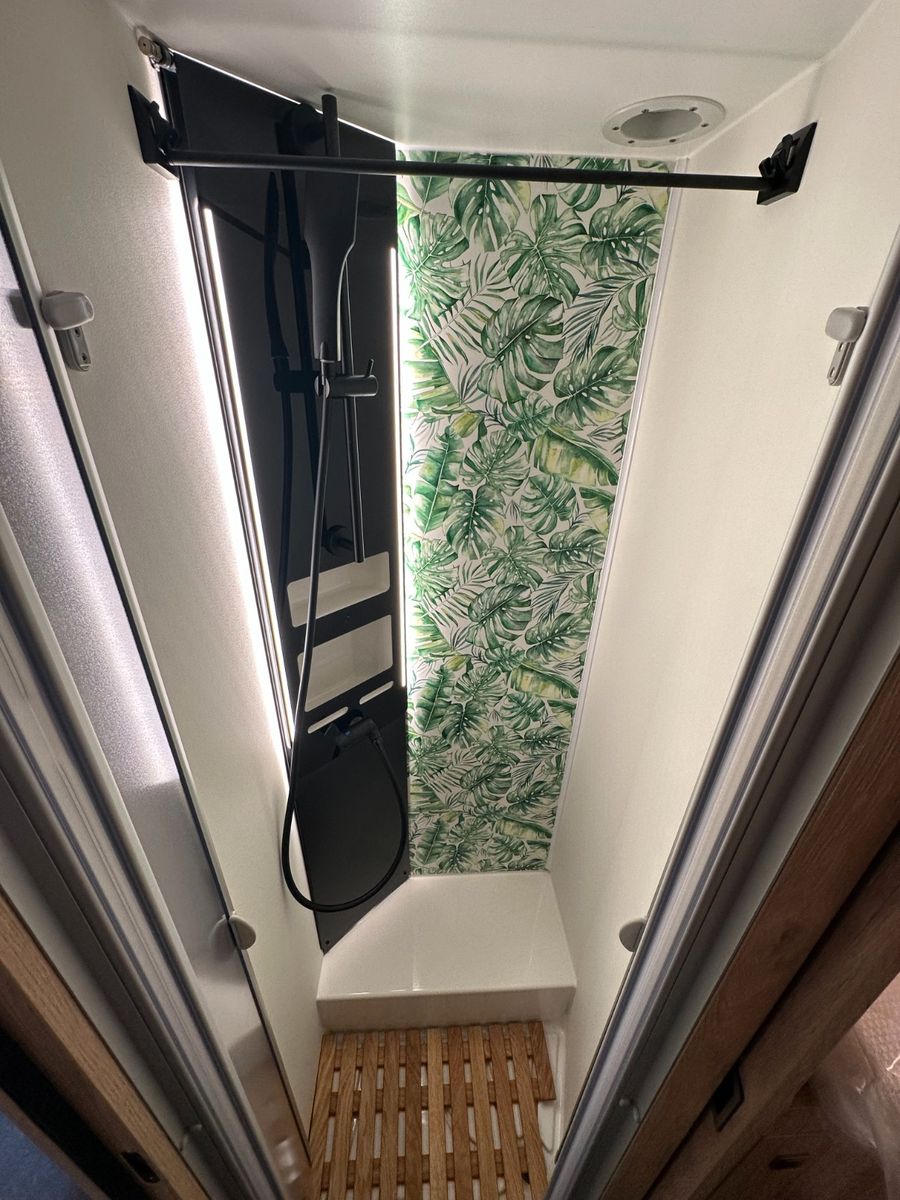 Fahrzeugabbildung Eura Mobil Profila T 726 EF CHALET, VOLL