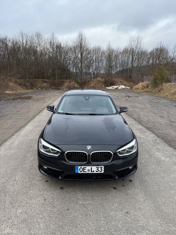 BMW 120d xDrive AppleCarplay 