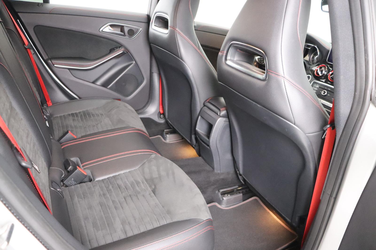 Mercedes-Benz CLA 45 AMG 4Matic Coupe * Led * Navi * Alcantara