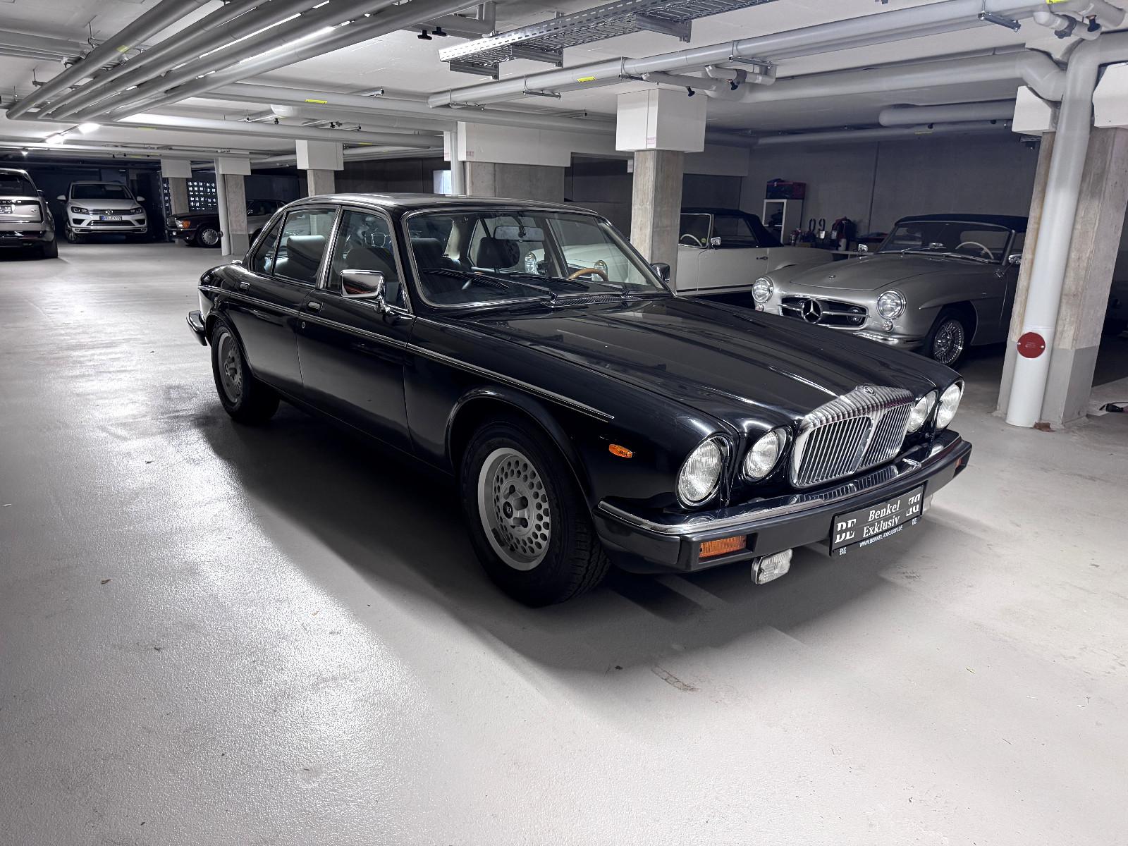 Jaguar Daimler Double Six