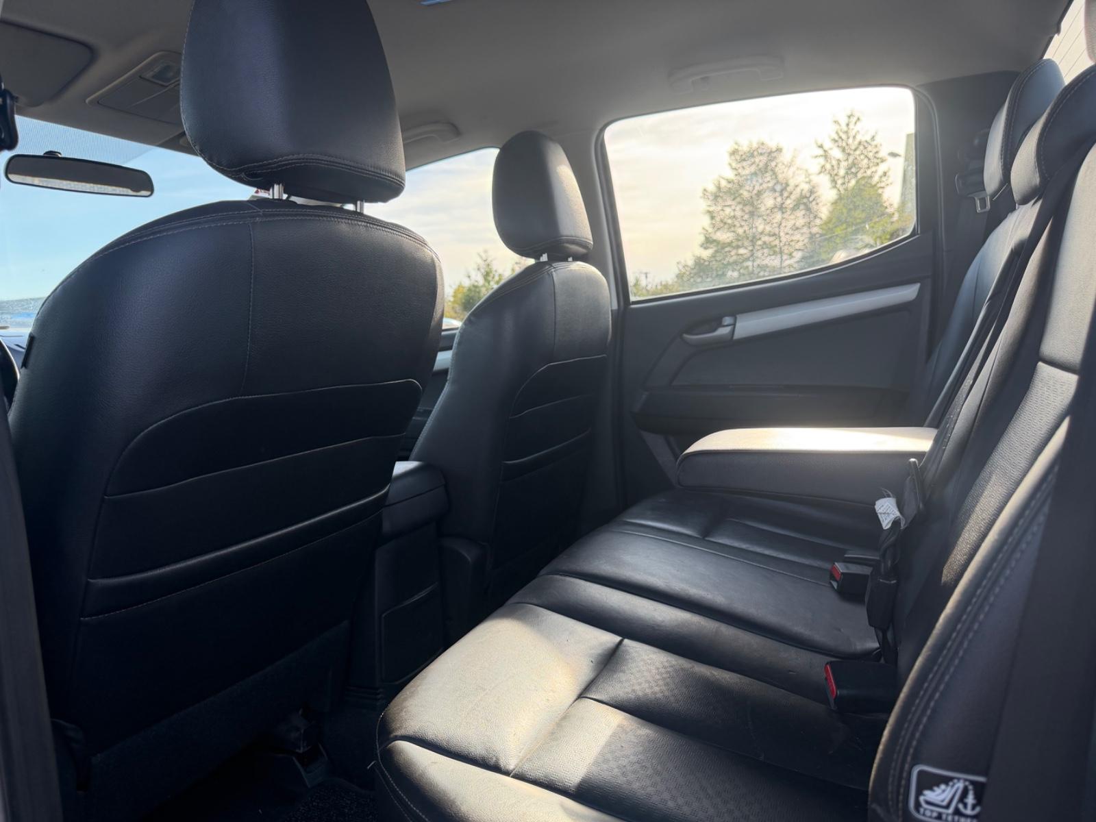 Isuzu D-Max Double Cabine 2.5 TD 163ch BVA - Attelage - Carnet entretien - Non fumeur