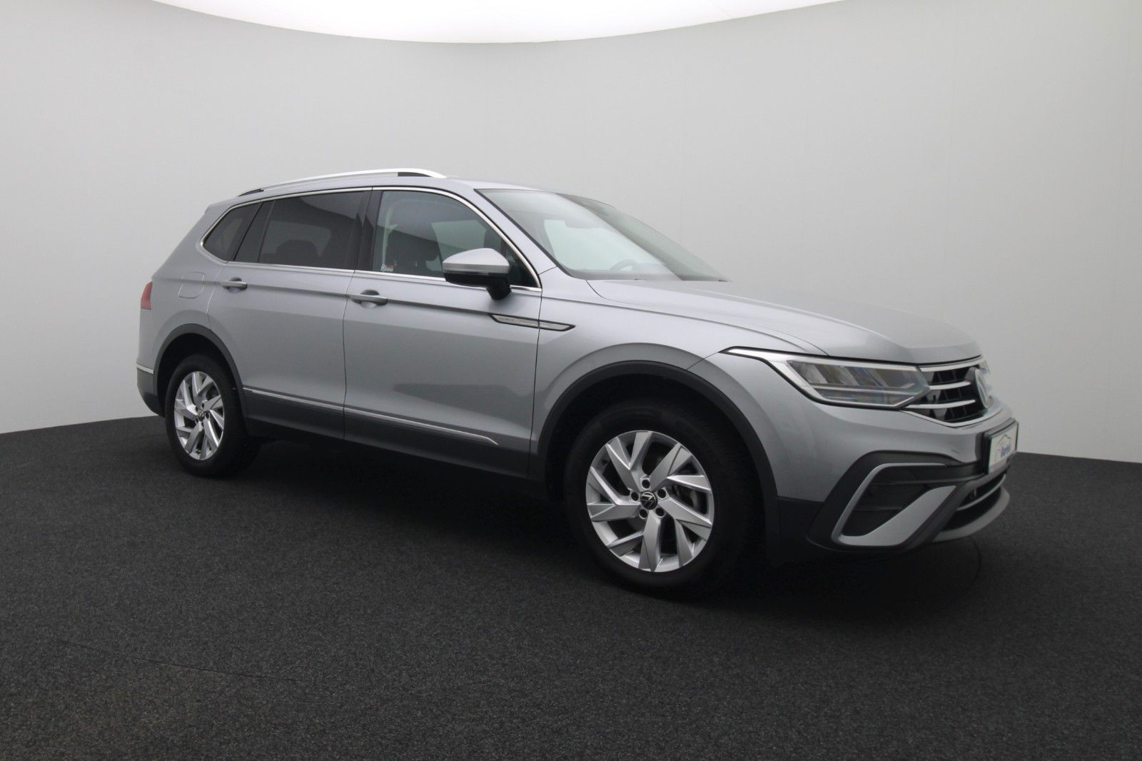Fahrzeugabbildung Volkswagen Tiguan Allspace Life DSG ACC AHK 7Sitze LED