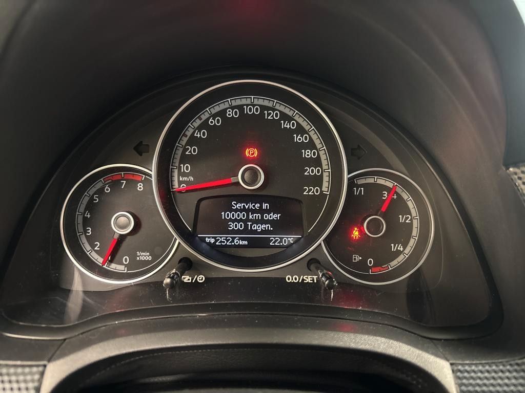 Fahrzeugabbildung Volkswagen up! SITZHEIZUNG KLIMA 4-TÜREN NEBEL GJ 1.H