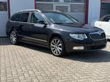 Skoda Superb Combi Family *AHK*XENON* - Skoda Superb aus 2011: Kombi