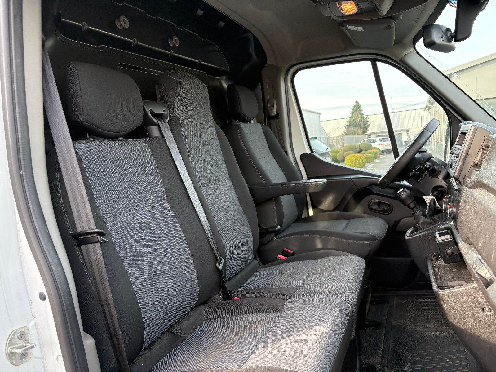 Fahrzeugabbildung Renault Master III Kasten L3H2 HKa 3,5t/KÜHLWAGEN/3-SITZ