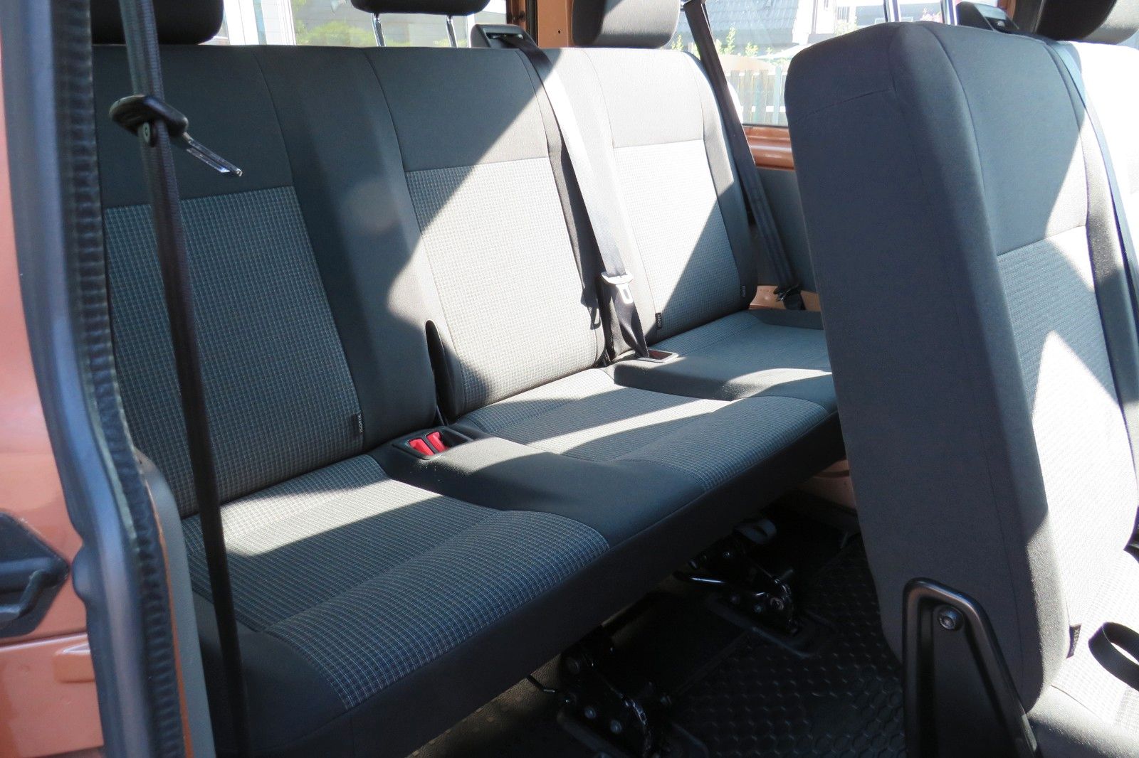 Fahrzeugabbildung Volkswagen T6.1 Kombi TDI 9SITZE GRA PDC APP-CONNECT SITZH.