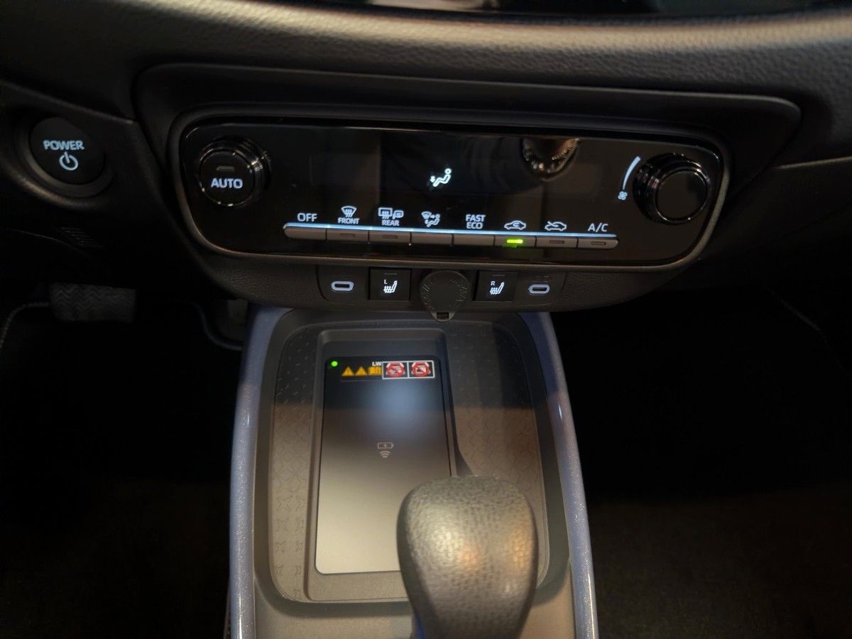 Fahrzeugabbildung Toyota 1,5 Hybrid Teamplayer *SHZ *RCAM *LED*