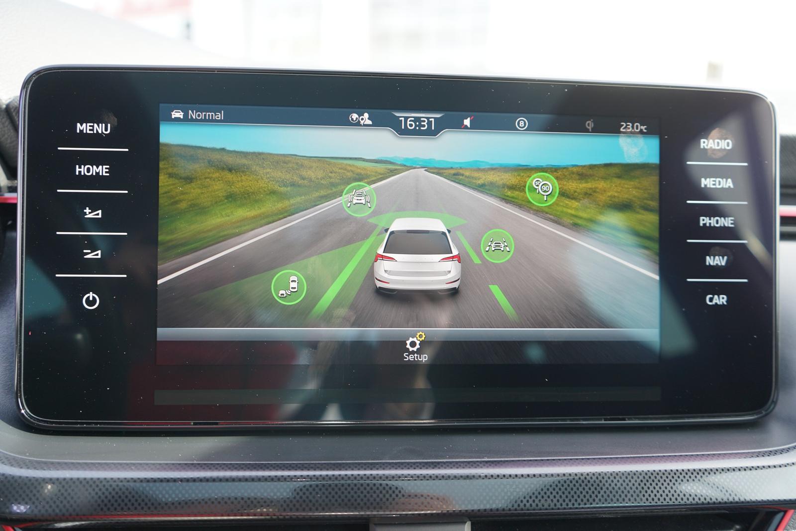 Skoda Scala 1.0 TSI DSG Monte Carlo LED Navi Panorama