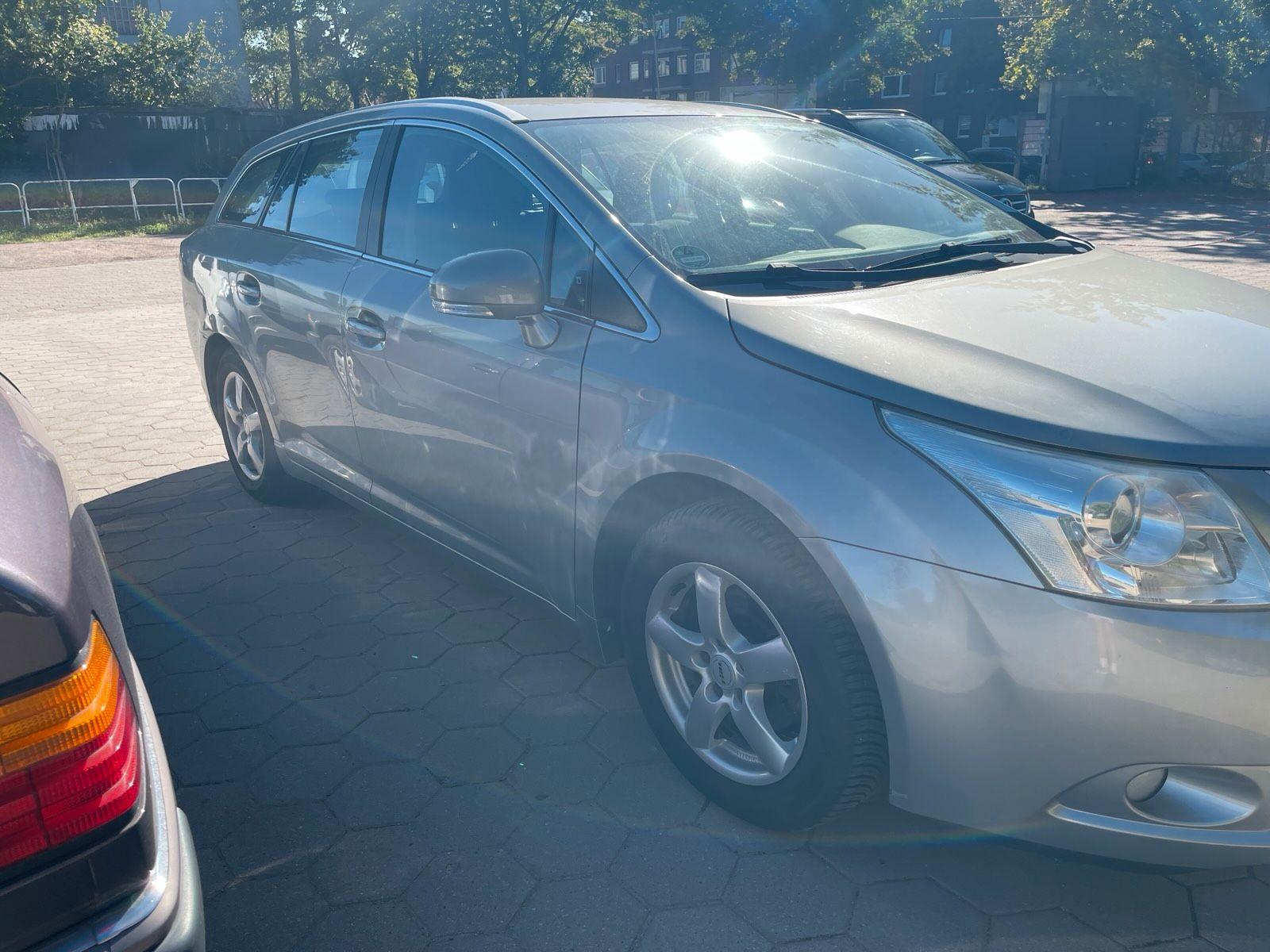Toyota Avensis 2010 — photo 7