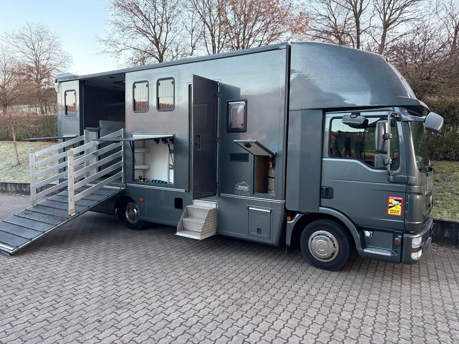 MAN TGL 8.180, Pferdetrasnporter Wohnung