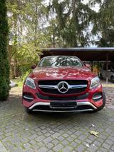 Mercedes-Benz GLE 500 4MATIC - - rote Mercedes-Benz GLE-Klasse