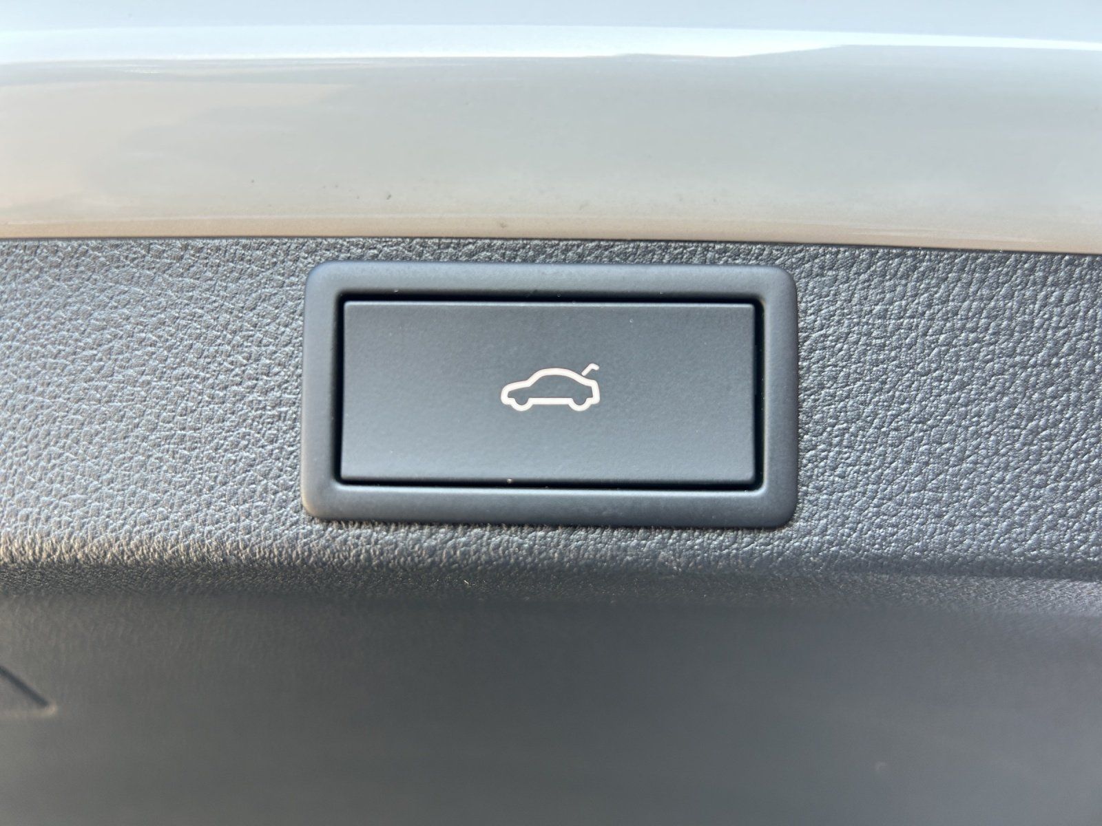 Fahrzeugabbildung SKODA Octavia 1.5 TSI mHEV Selection/KAMERA/LED/ACC/