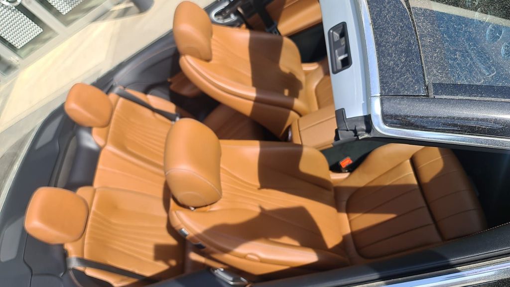 Image of Mercedes-Benz E 220