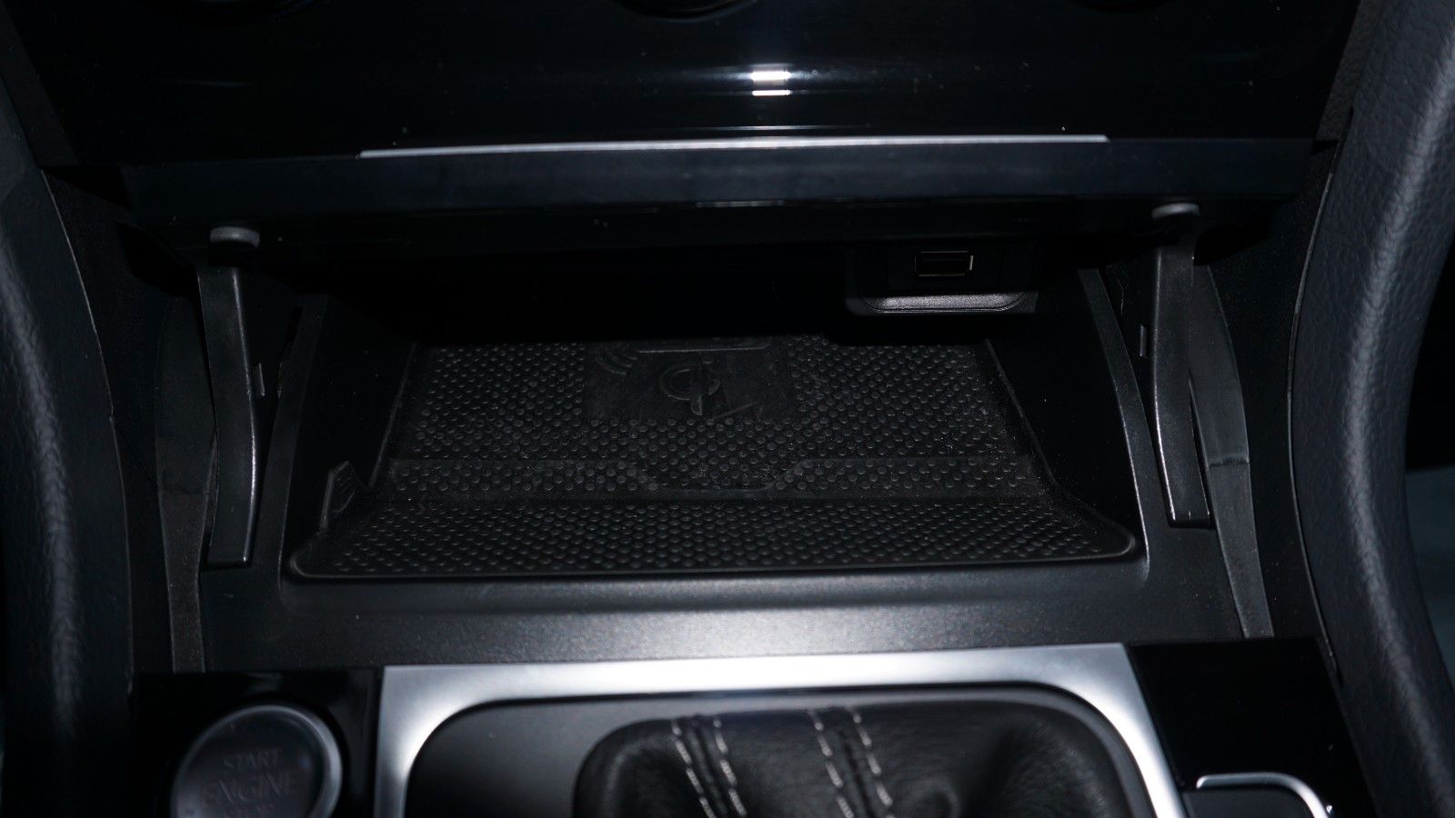 Fahrzeugabbildung Volkswagen Golf VII Variant R-line 4M,Navi,LED,SH,ACC,Kamer