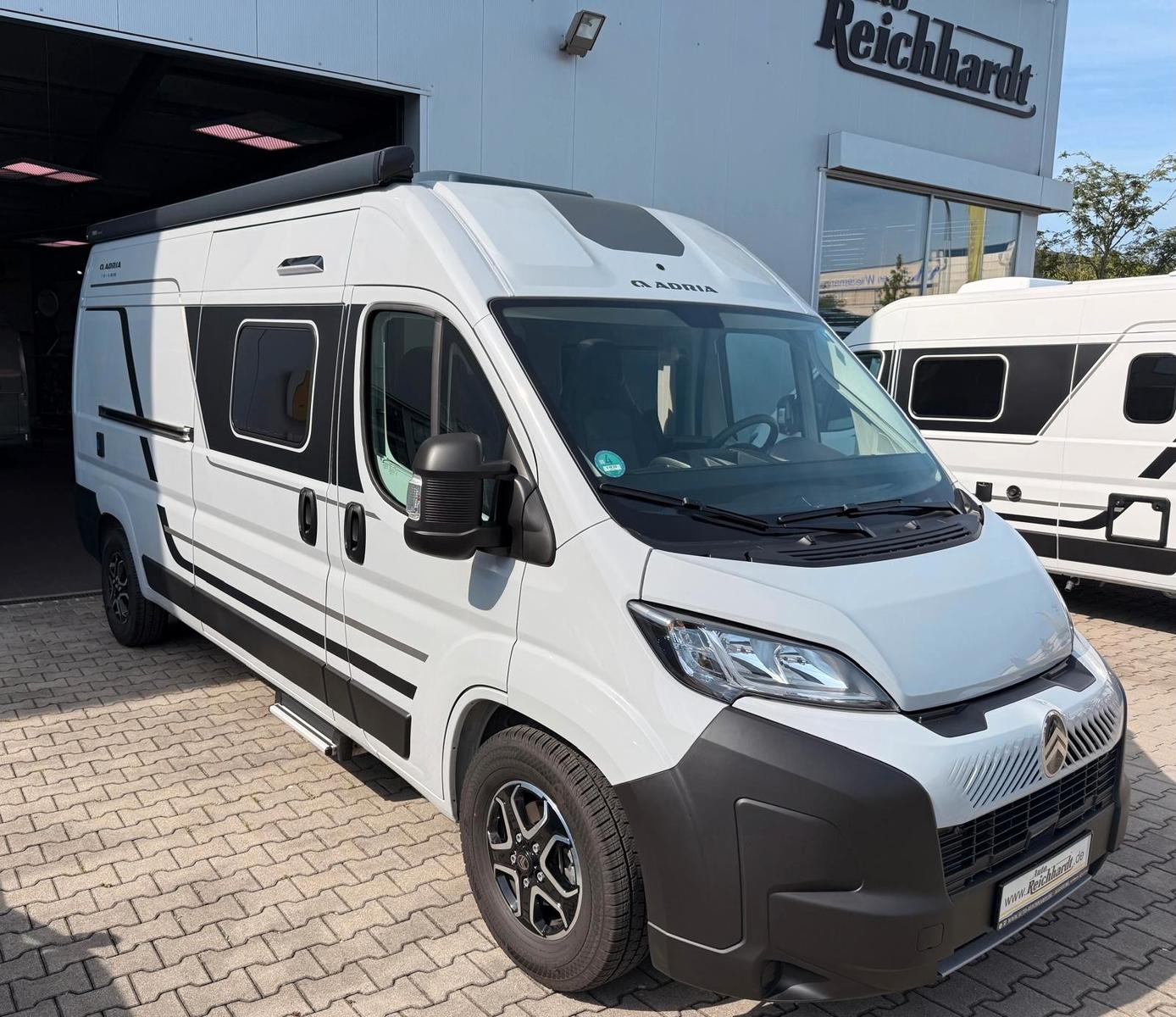 Adria Twin ALL-IN 600 SPB 26 + 99 Jh JubiPaket, 3,5To