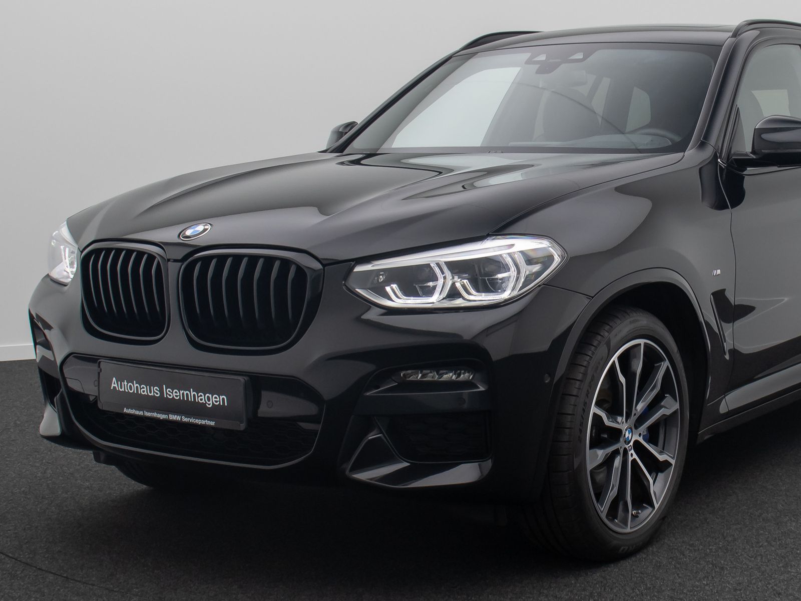Fahrzeugabbildung BMW X3 xD30d M Sport DAB Kamera HUD DisplKey Panoram