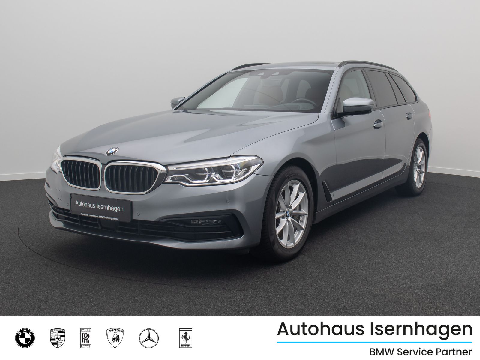 Fahrzeugabbildung BMW 540d xD SportLine 360&deg;HUD AHK DispKey SoftCl H/K