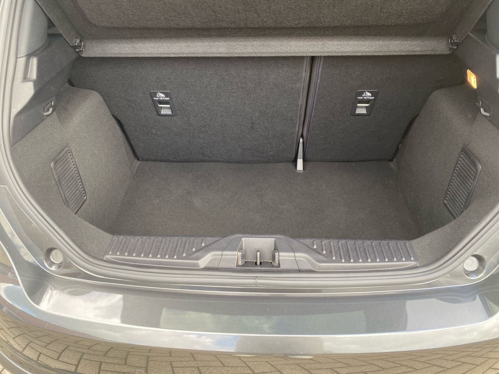 Fahrzeugabbildung Ford Fiesta 1.0 EcoBoost Hybrid Automatik ST-Line X