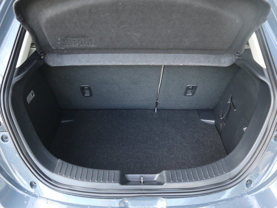 Fahrzeugabbildung Mazda 2 M-Hybrid Edition100 G-90 NAVI LEDER ACAA MATRI