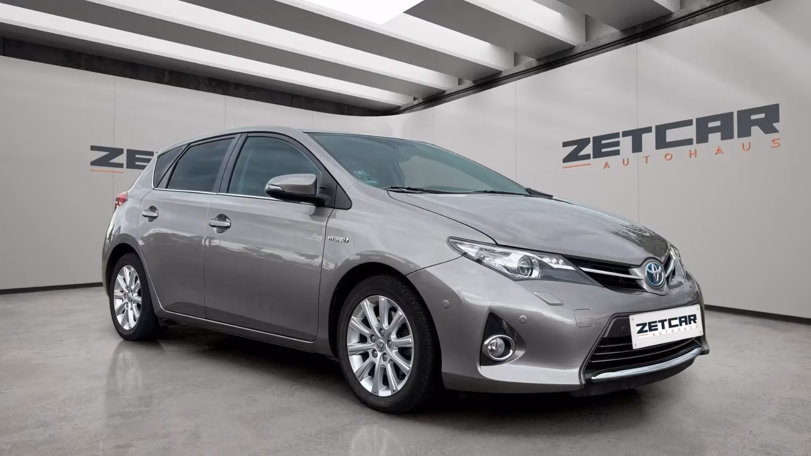 Toyota Auris 1,8 Executive LEDER NAVI XENON PANO KEYLES