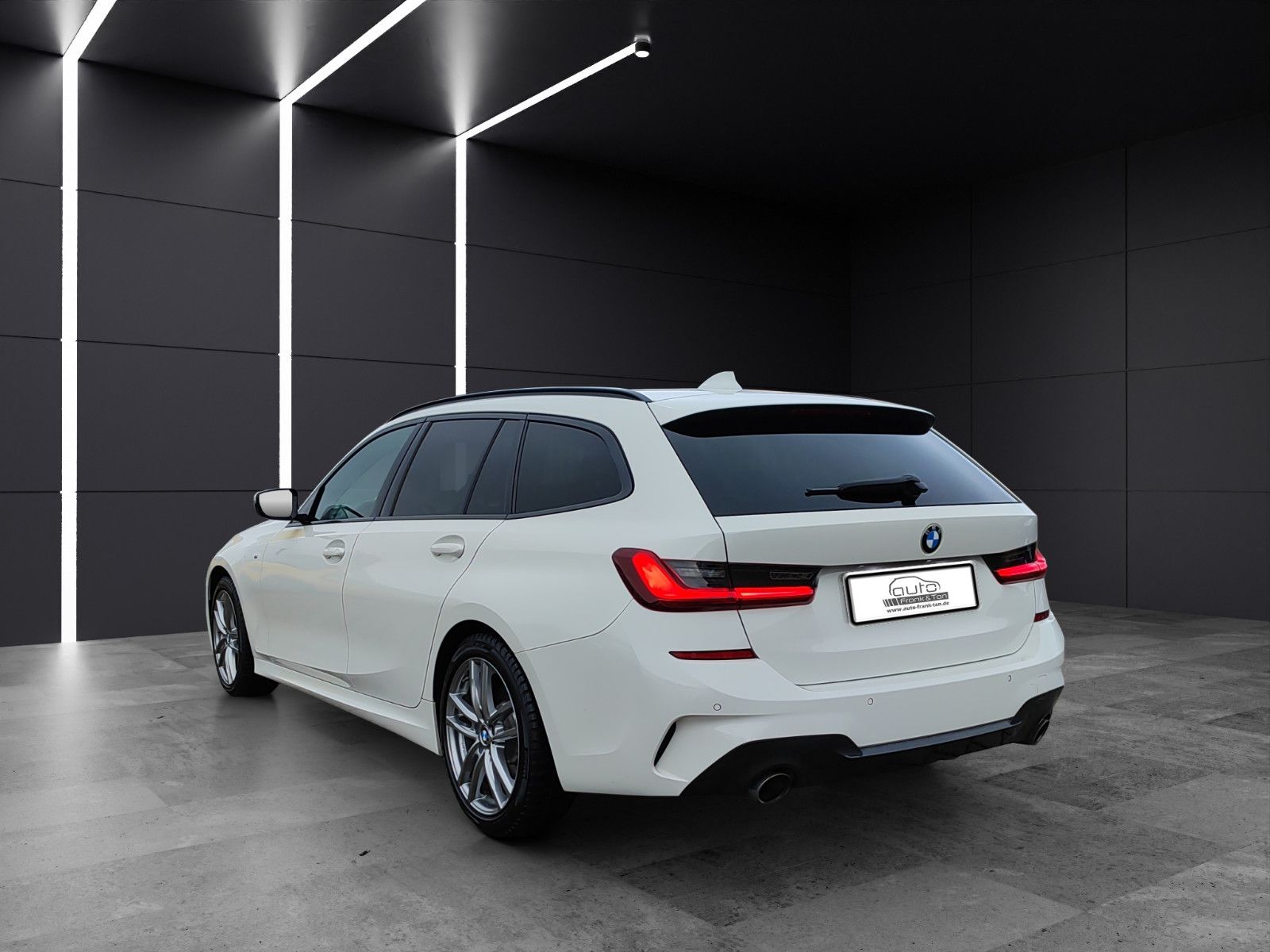 Fahrzeugabbildung BMW 330 d Touring xDrive M Sport/AHK/Hifi/Led/1.Hand