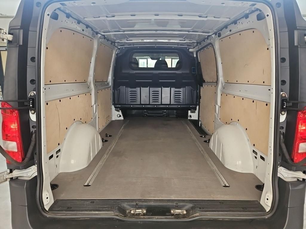Fahrzeugabbildung Mercedes-Benz Vito 116 Kasten extralang Nav Klima 270° PTS RFK