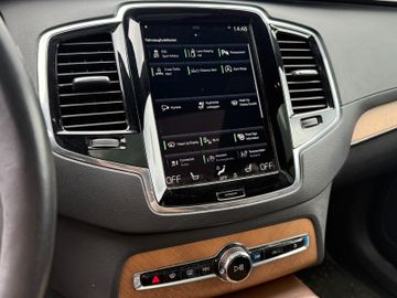 Volvo XC90 - 11