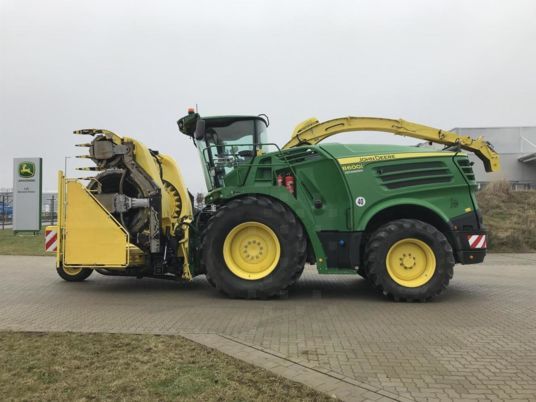 John Deere 8600