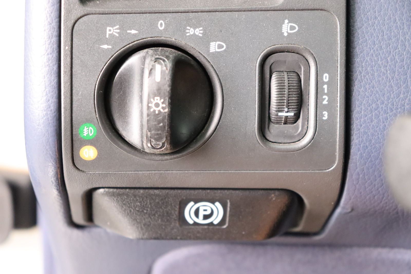 Fahrzeugabbildung Mercedes-Benz E 280 T 4MATIC AVANTGARDE * Xenon * HU/AU 01.27