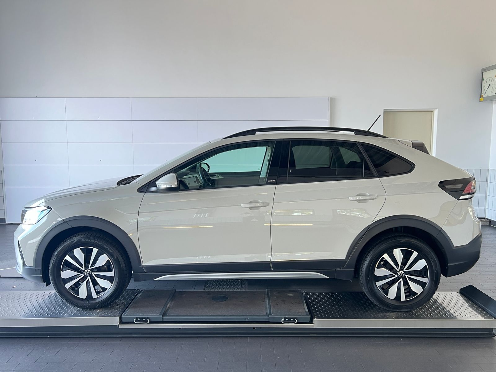 Fahrzeugabbildung Volkswagen Taigo Move 1.0 TSI *LED,R2D,PDC,16''-LM*